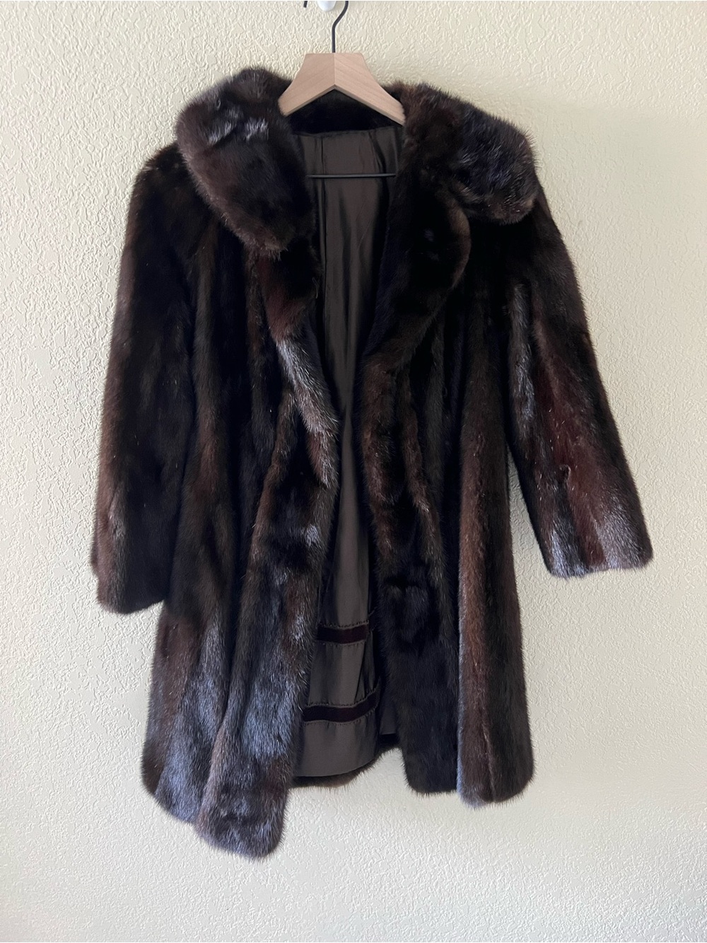 Women's Dark Brown Mink Fur Mid-Length Coat with Classic Collar